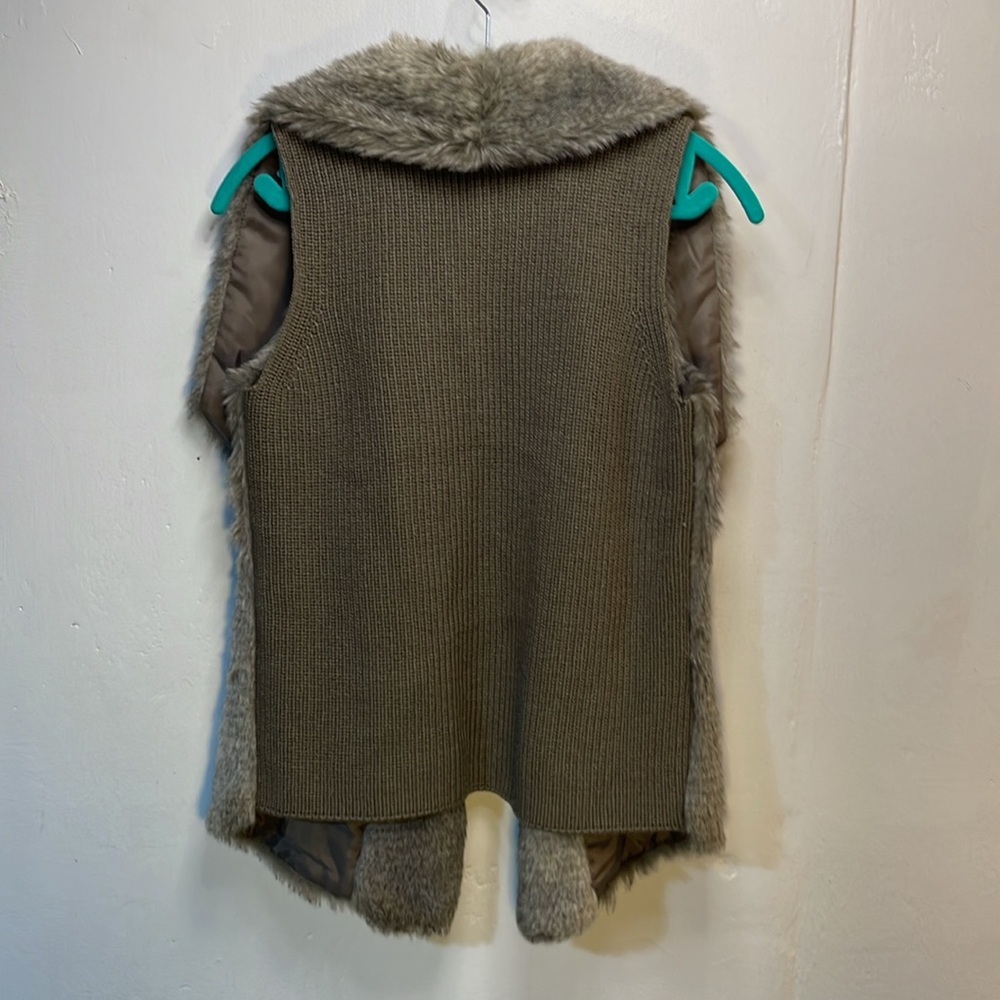 Maurice’s Fur Front Vest #0043 - Picture 2 of 9